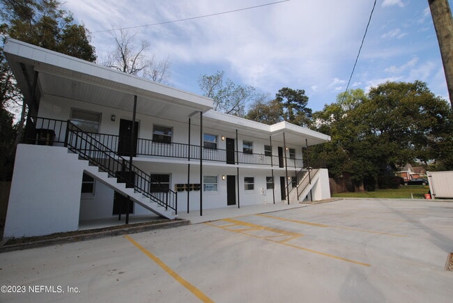 Building Photo - 2975 Dellwood Ave Unit 1