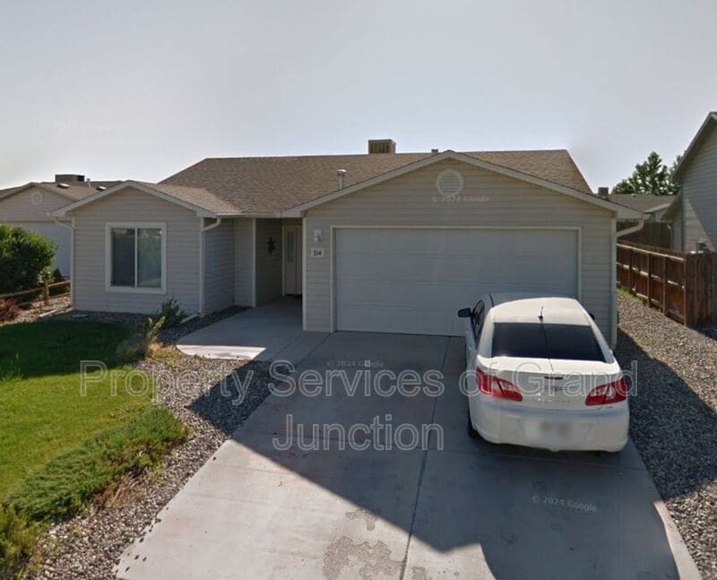 Photo - 314 Catkin Street