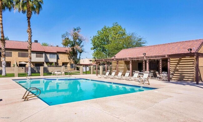 Building Photo - 2040 S Longmore Unit 41