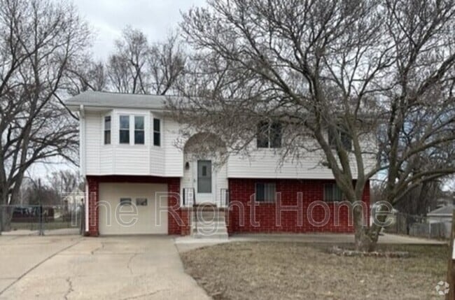 Building Photo - 23607 Walnut Cir Rental