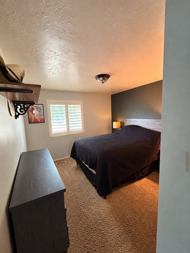 51 E Monticello Dr