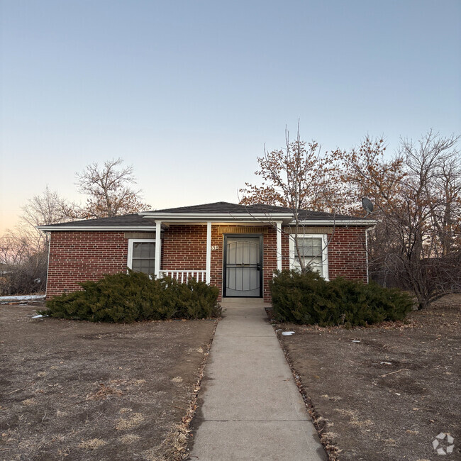 Building Photo - 3038 N Milwaukee St Rental