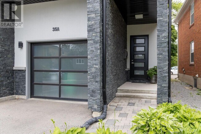 Photo - 35A Broadview Ave