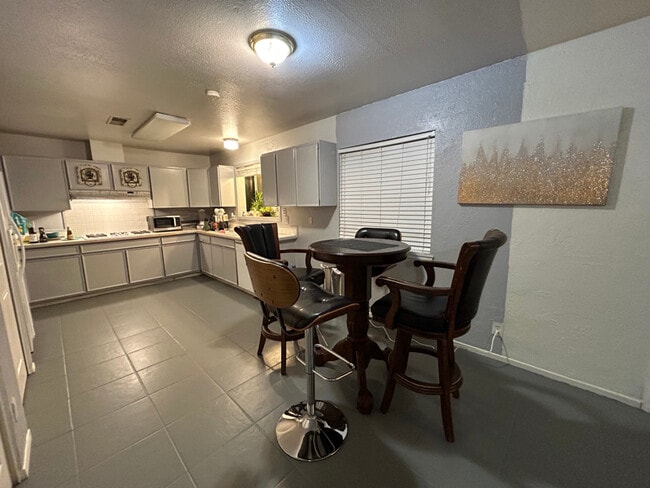 Photo - 7016 Astronaut Ave