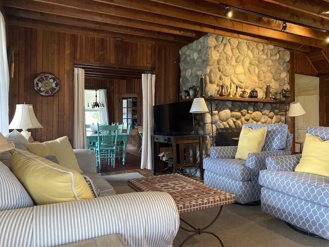 Photo - 84 Mayflower Rd