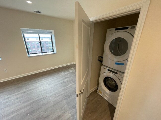 Photo - 192 Erie Blvd Unit 505