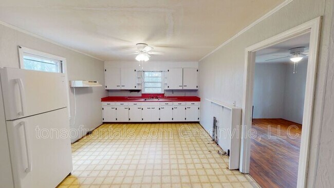 Photo - 2972 1/2 Fairforest Clevedale Rd