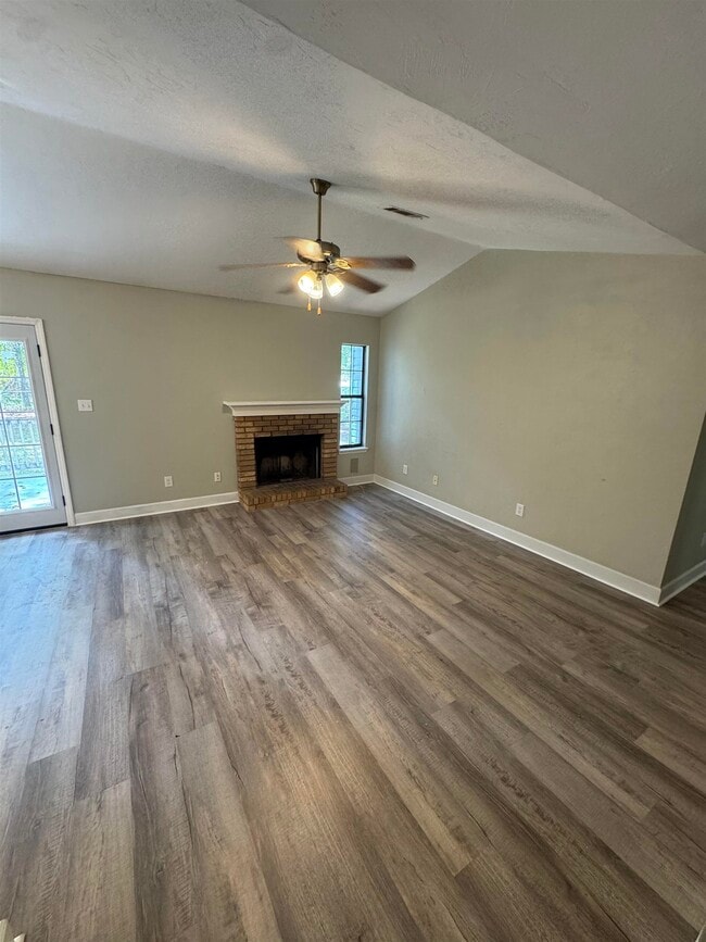 Photo - 2768 Faringdon Dr