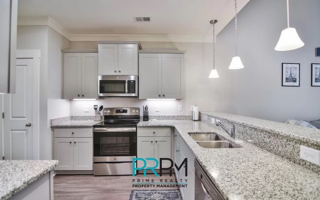 Photo - 826 Stonebriar St