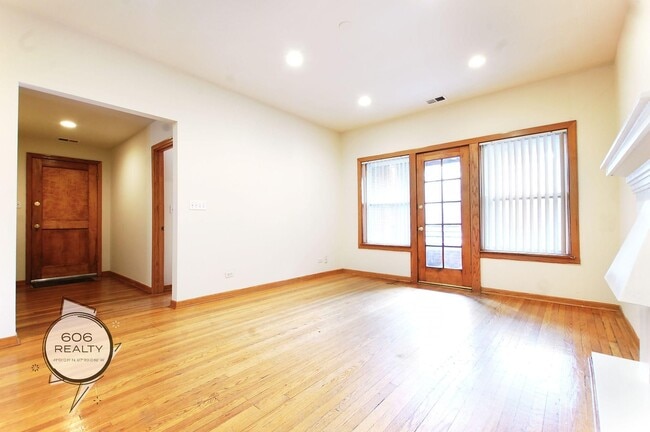 Photo - Beautiful Logan Square Apartments! Unit 3407-2