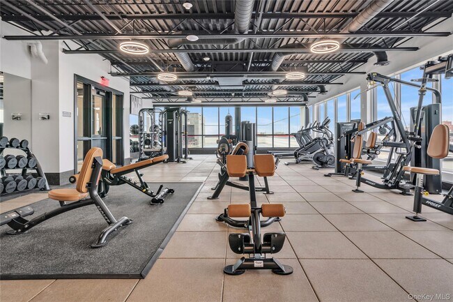 Photo - 101 Searing Ave Unidad 409