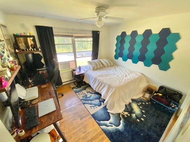 Photo - 221 Harbor Rd Unit B