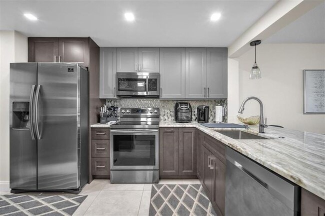 Photo - 3520 Oaks Way Unit 705