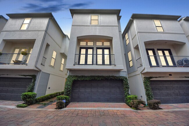 Photo - 1831 Dart St