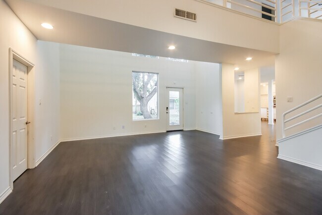 10518 Moorcreek Dr