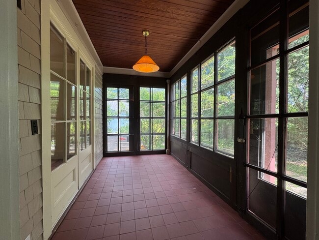 Photo - 608 Ackerman Ave