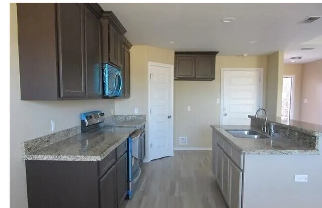 Photo - 9020 Empress Ln