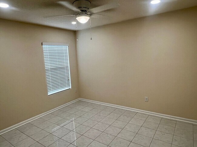 Photo - 239 Brooklet Cir