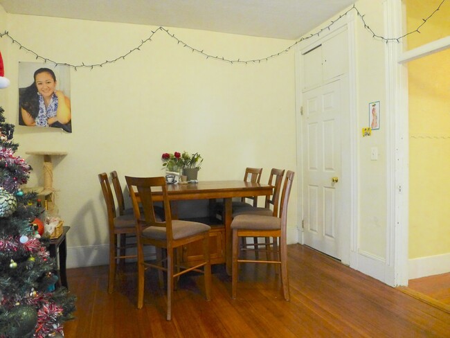 Photo - 317 Heath St Apartment Unit 2