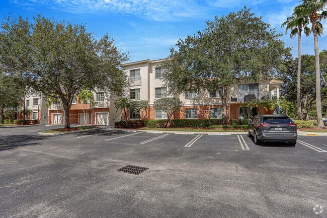 Building Photo - 3110 Myrtlewood Cir E Rental