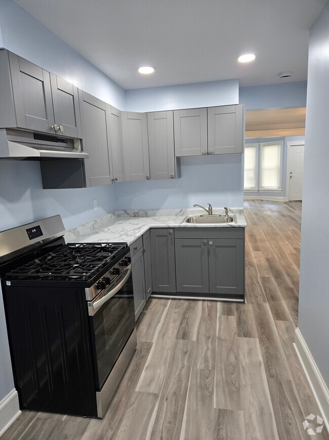 Building Photo - 2105 W 93rd St Unit 2105 North Rental