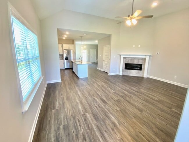 Photo - AzaleaDrive385 Unidad 1