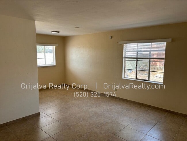 Photo - 4641 E 18th St Unidad 4643
