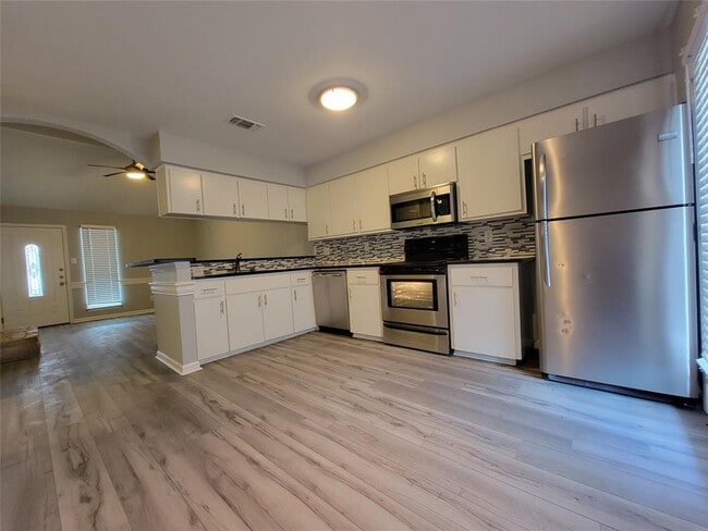 Photo - 2903 Catalina Dr
