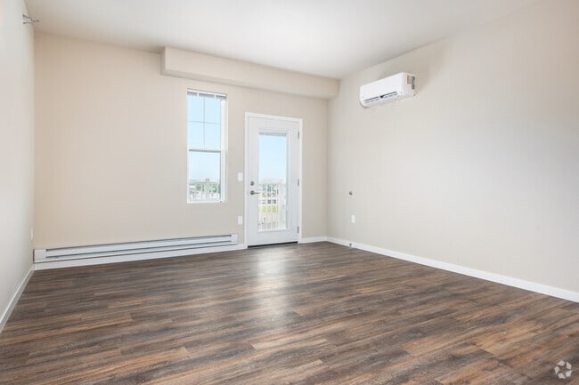 1BR, 1BA - 785SF - 5th Ward Residences