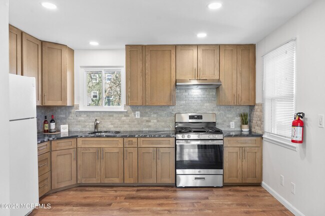 Photo - 85 Helen Ave