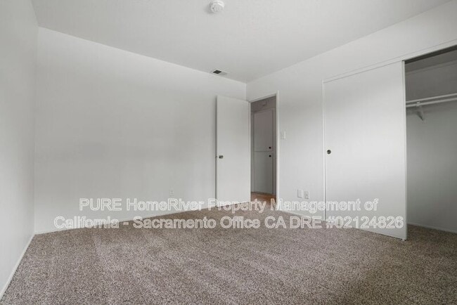 8811 Salmon Falls Dr
