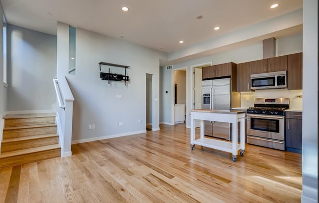 Photo - 2331 Glenarm Pl