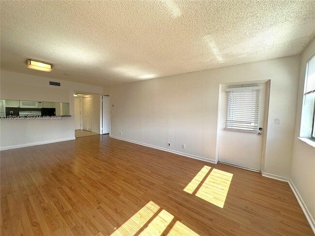 Photo - 8160 Geneva Ct Unit 404