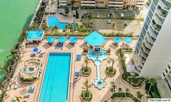 Building Photo - 7601 E Treasure Dr Unit 2301