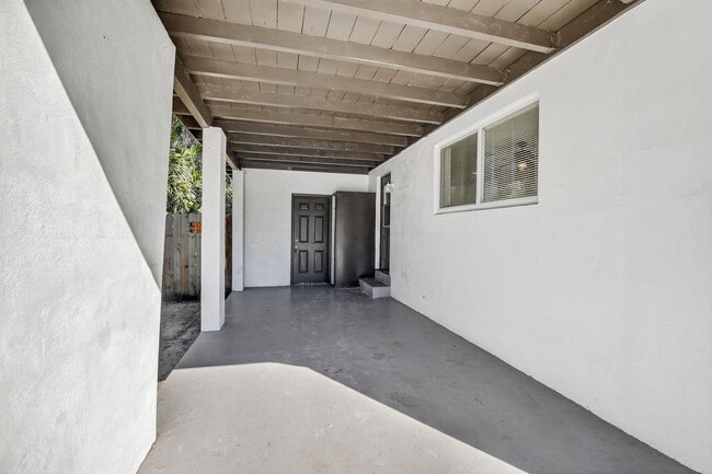 Photo - 642 SW 11th St