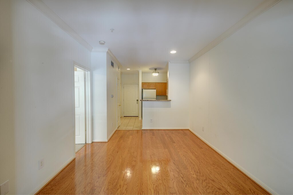 Photo - 3231 Allen Pkwy Unidad 6203