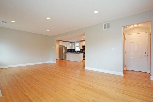 Photo - 3552 Irving Ave S Unidad #2