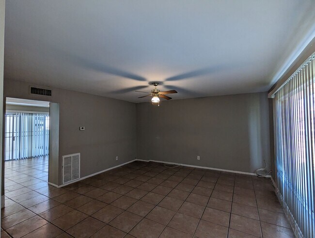 Photo - LARGE 4 BEDROOM TOWNHOME