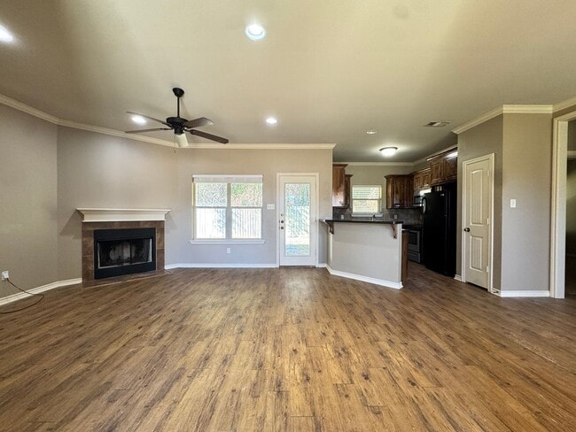 Photo - 939 Redbud Ln