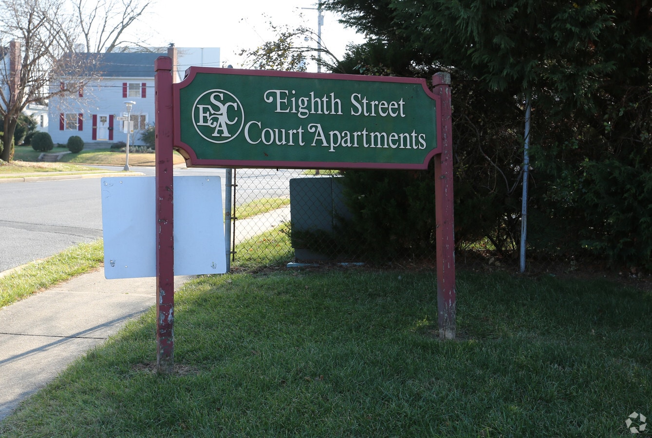 Eighth Street Apartments - Eighth Street Court Apartments