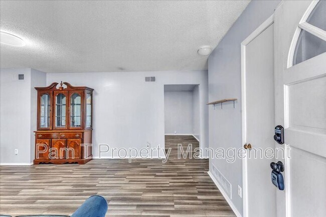 Photo - 11403 Largo Dr