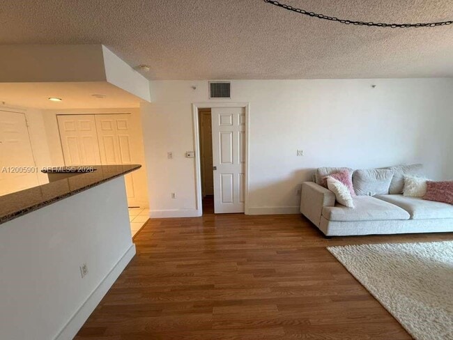 Photo - 1155 Brickell Bay Dr Unit 606