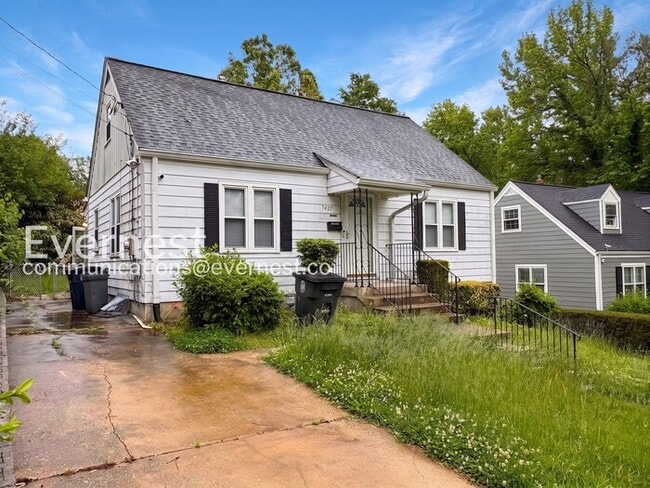 Building Photo - 5427 Varnum St