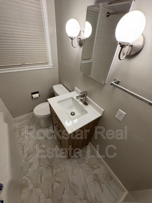 Photo - 3027 W Cleveland Ave