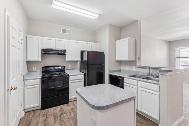 Photo - Pecan Creek on McKinney Apartments