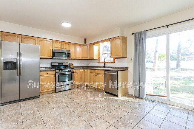 Photo - 1002 Belleview Blvd