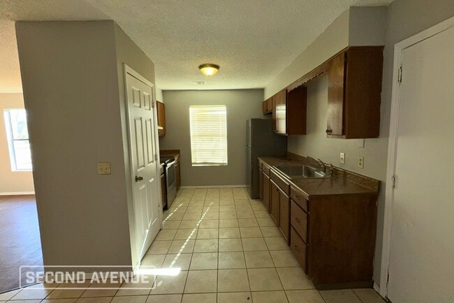 Photo - 313 NW 121st St