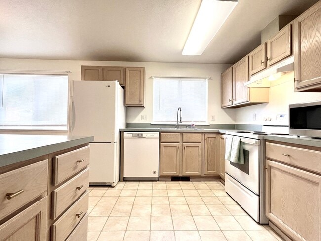 Photo - 233 N Bower Ln