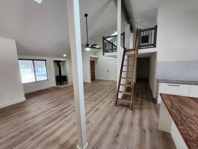 Photo - Modern and Remodeled SF Home in Southwest Bend on .8 Acres