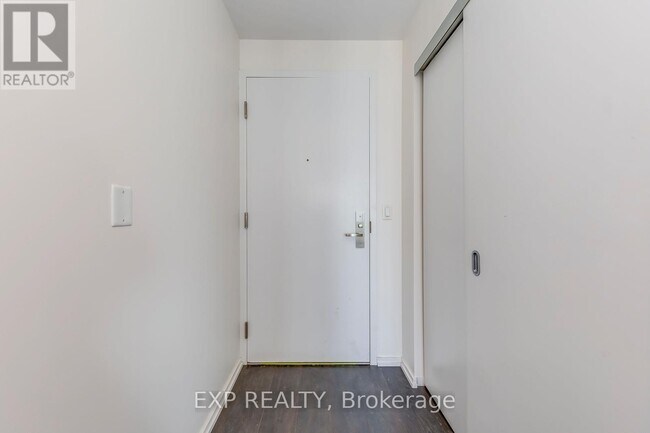 Photo - 75 St Nicholas St Unité 2908